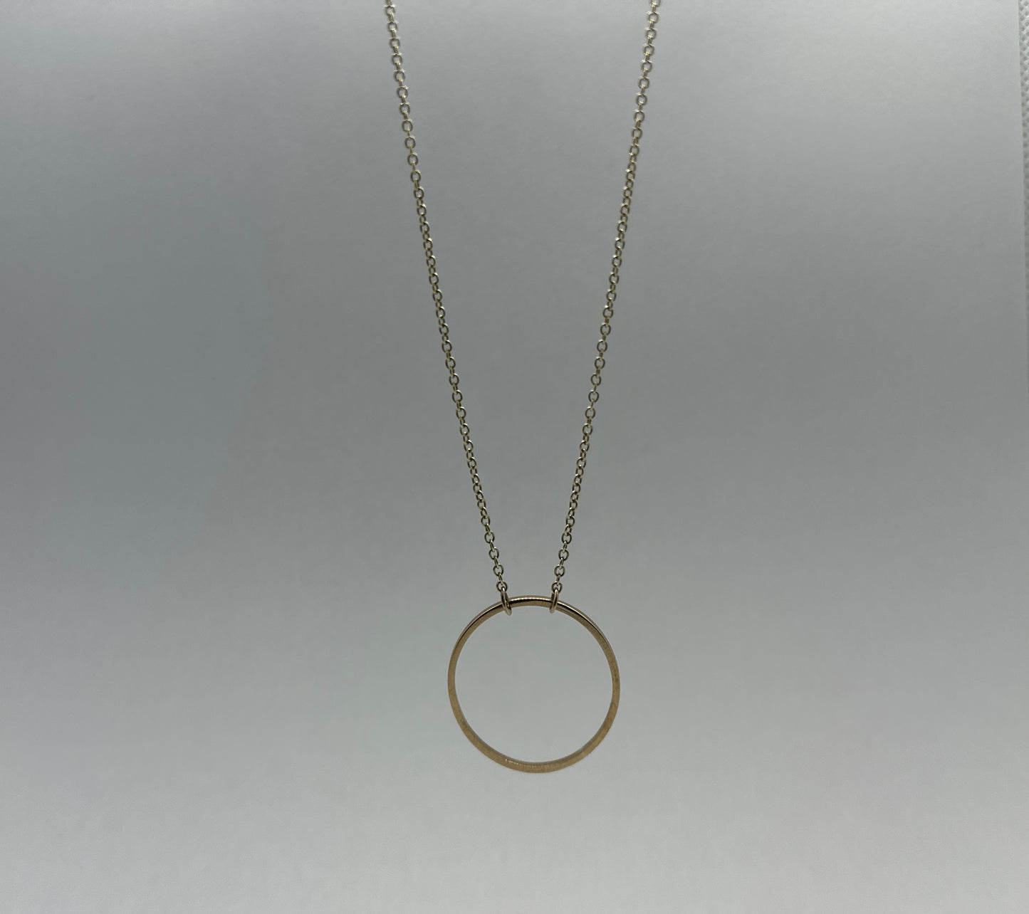 9ct Gold Circle Pendant